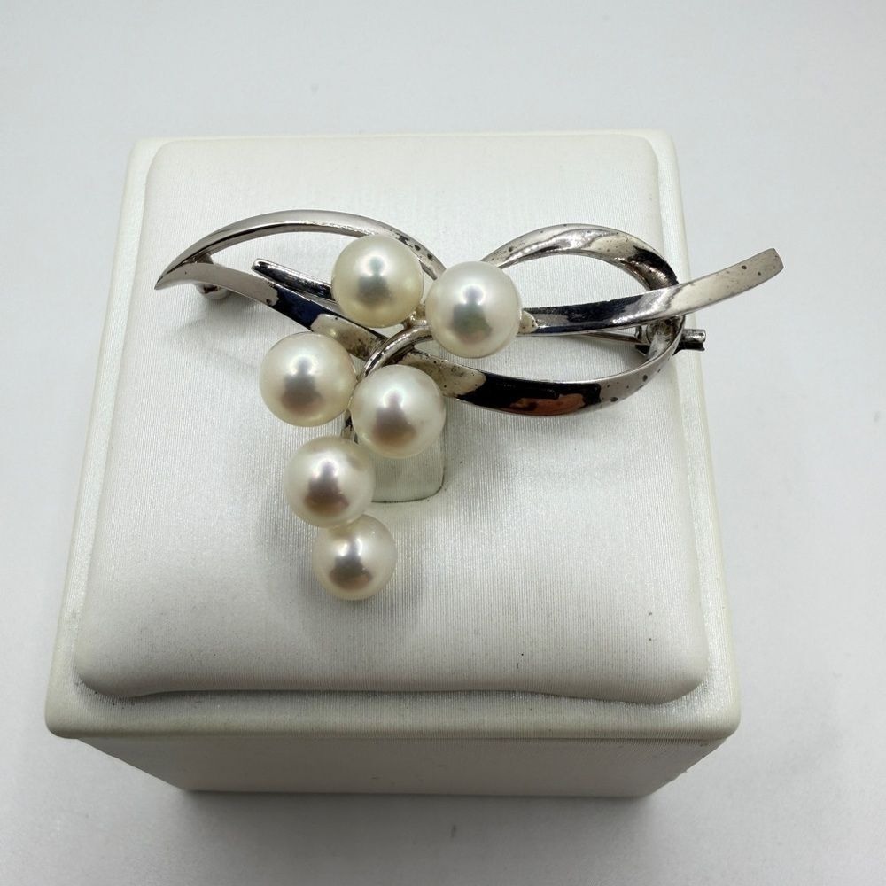 Vintage stamped MIKIMOTO Pearl and Sterling silver Brooch/Pin! - Picture 3 of 12